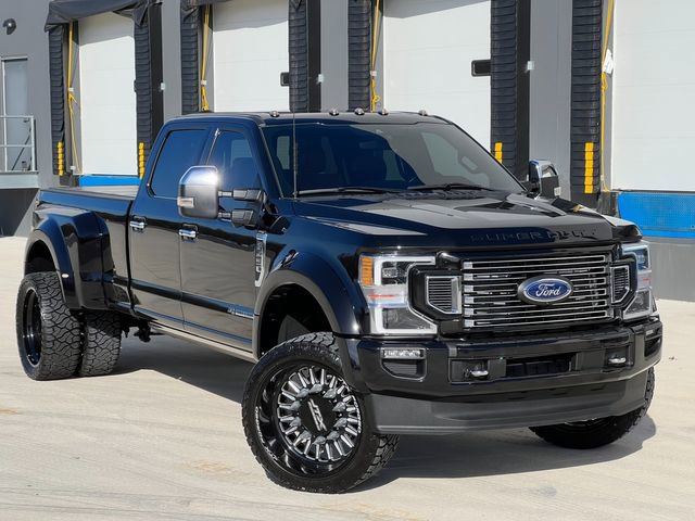 2022 Ford F450 Platinum w/ FX4 Off-Road Package